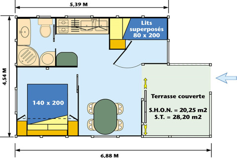 Plantegning af en bungalow til 4 personer på Camping Rocagrossa i Spanien med terrasse og to soveværelser.
