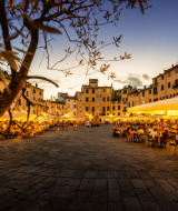 Plaza vespertina, Lucca, Toscana, Italia