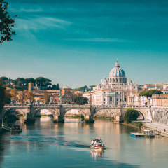 Ciudad del Vaticano desde el agua, Roma, Italia