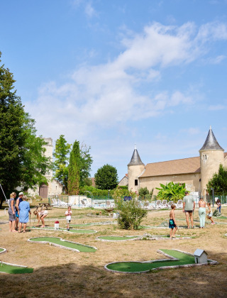 Minigolf - Villatent - Camping le Petit Trianon - Ingrandes, Pays de la Loire, Frankrig