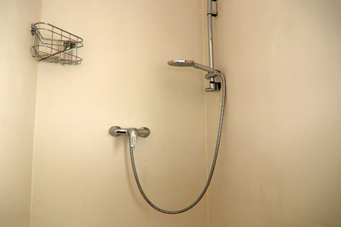 Shower on Houseboat «Familiy & Friends LP 1 / 1-2 Persons» with wall basket, taken in Germany.