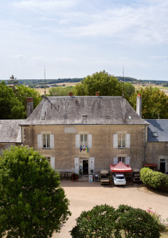 Schloss - Villatent - Camping le Petit Trianon - Ingrandes, Pays de la Loire, Frankreich