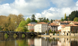 Fluss Vienne bei Confolens - Vodatent - Camping Moulin du - Saulgond- Nouvelle-Aquitaine - Frankreich
