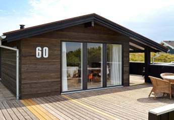 Maison de vacances moderne pour 6 personnes à Fanø avec terrasse en bois, grandes fenêtres et numéro 60