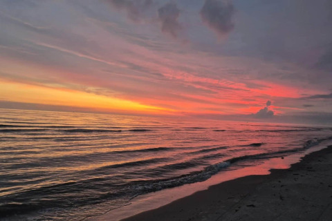 Splendido tramonto sul mare visto dalla spiaggia della casa vacanza 6 persone a Fanø, Danimarca.