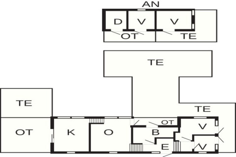 Grundriss eines 8-Personen-Ferienhauses in Ebeltoft, Dänemark, mit Zimmern und Terrassen beschriftet.