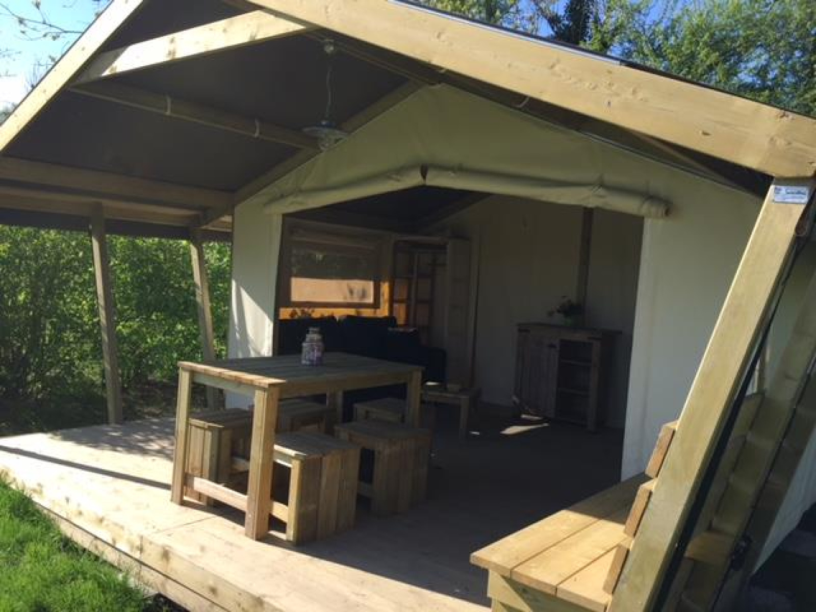 Gemeubileerde Bungalowtent Eden foto 3