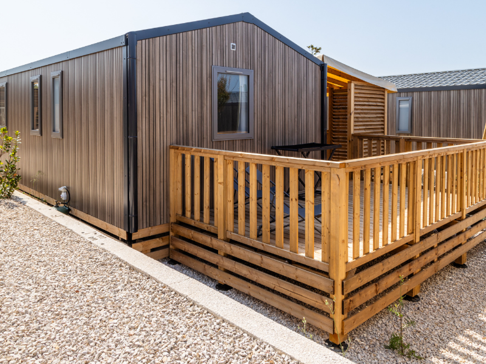 Premium Stacaravan met heuvelachtige ligging