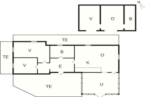 Plantegning af et feriehus i Glesborg, Danmark, med værelser, stue, køkken og udendørs område.