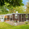 Knus vakantiehuis voor 4 personen in Allingåbro, met terras, tuin en omgeven door groen.