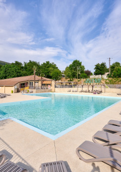 Outdoor swimming pool - Villatent - camping la garenne - Saint-Laurent-du-Pape, Ardeche, France.
