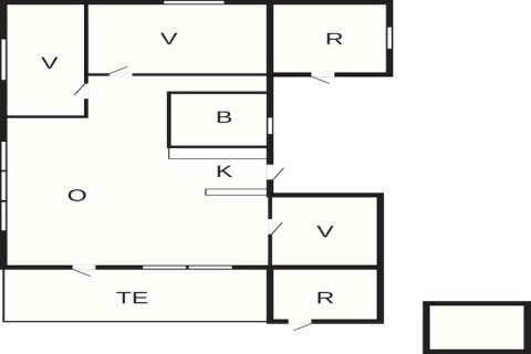 Plantegning af Seaside Serenity i Snogebaek, Danmark, med værelser markeret med initialer.