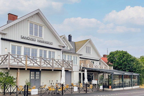 Vue extérieure de Sandviks Hamnkrog, maison de vacances pour 3 personnes à Löttorp, Suède, et terrasse.