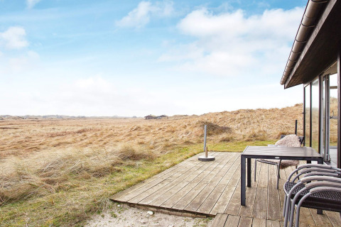 Vue depuis la terrasse d’une maison de vacances pour 6 personnes à Pandrup, Danemark, sur la lande.