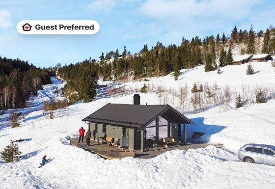 Chalet enneigé à Passebekk, invités dehors, près de la forêt, certifié Préféré des voyageurs.