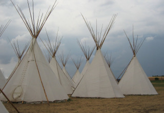 Tipi’s bij Camping Gieselwerder in Hessen – Unieke glampingverblijven met traditionele tenten.