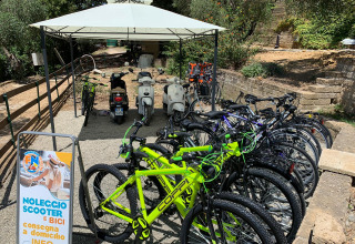 Fiets- en scooterverhuur bij Vacanze col Cuore: Vallicella Glamping Resort - Cottages Toscane in Toscane.