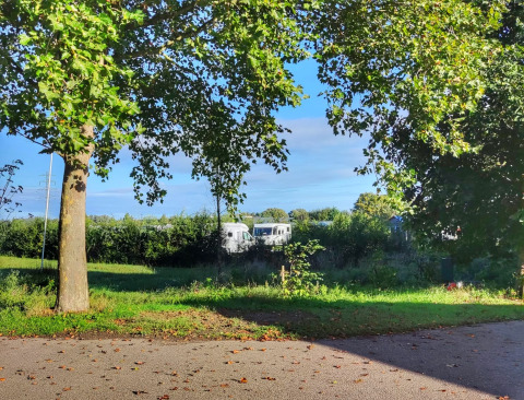 Stadslandgoed De Heicohoeve Glamping-Lodges in Gelderland, umgeben von viel Grün und Natur.