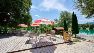 Terraza restaurante - Villatent - camping le lac bleu - Doussard, Drôme, Francia