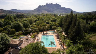 Panorámica piscina y vistas - Villatent - Camping les Pecheurs - Roquebrune-sur-Argens, Costa Azul, Francia