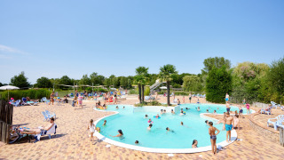 Piscina exterior - Villatent - Camping Les Bois du Bardelet, Poilly-Lez-Gien, región del Loira, Francia