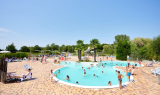 Piscina exterior - Villatent - Camping Les Bois du Bardelet, Poilly-Lez-Gien, región del Loira, Francia
