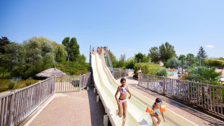 Tobogán acuático - Villatent - Camping Les Bois du Bardelet, Poilly-Lez-Gien, región del Loira, Francia