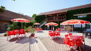 Terraza de restauración - Villatent - Camping Les Bois du Bardelet, Poilly-Lez-Gien, región del Loira, Francia