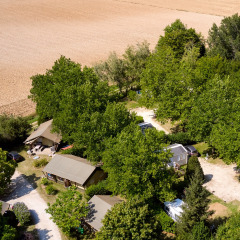 Tiendas desde arriba - Villatent - Camping Les Bois du Bardelet, Poilly-Lez-Gien, región del Loira, Francia