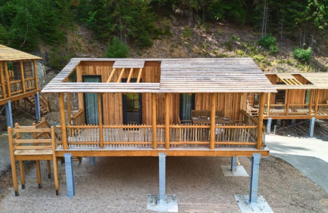 Hébergement glamping à UplandParcs Sauerland - Boomhutten, cabane dans les arbres en Rhénanie-du-Nord-Westphalie.