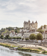 Panorama Saumur, valle del Loira, Francia.