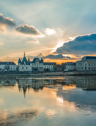 Panorama, Saumur, Loira, Francia.