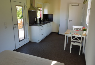 Binnenaanzicht van Camping im Bergischen Land - Buschem's Box, moderne glamping in Noordrijn-Westfalen.