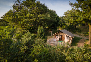 Alloggio glamping Village Huttopia Pays de Condrieu - Glamping Auvergne-Rhône-Alpes immerso nella natura.