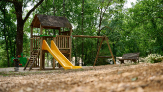 Speeltuin - Villatent - Camping La Pech Charmant - Les Eyzies, Dordogne, Frankrijk
