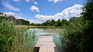 Embarcadero del lago - Villatent - Camping Lestaubiere - Douville, Dordoña, Francia