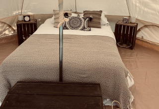 Glamping indkvartering hos Glamping Goed Van Den Bogaerde med komfortabel seng og hyggelig indretning i West-Vlaanderen.