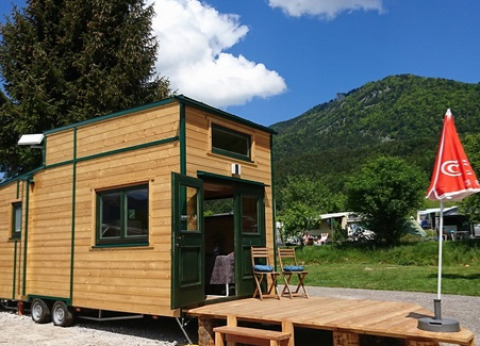 Luksus indkvartering ved Seecamping Appesbach - Tiny House i Østrig, placeret i naturskønne omgivelser.