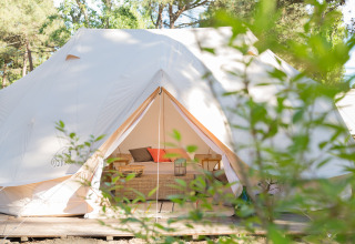 Glamping-Unterkunft auf Camping Ca Savio, Nordisk Village Zelte in Venedig, umgeben von Natur.
