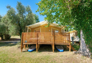 Glamping accommodation at Vacanze col Cuore: Sivinos Camping Boutique - Glamping Gardameer with terrace.