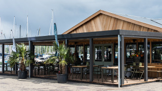 Porterhouse front = restaurante junto al puerto - Marina Parcs Naarden - Naarden, Holanda Septentrional, Países Bajos.