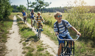 Kids on bikes - Camping Bockenauer Schweiz - Vodatent - Bockenau, Rheinland-Pfalz, Germany