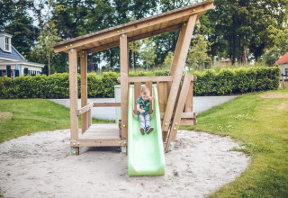 Niño en parque infantil - Ackersate Villatent - Voorthuizen, Gelderland, Países Bajos
