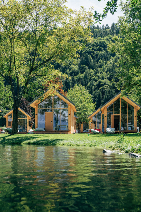 Eco Lodges Millstätter See, glamping aan het meer in Oostenrijk met houten lodges omringd door natuur