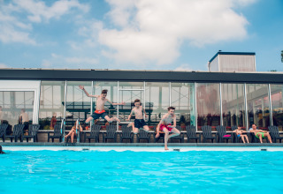 Niños junto a la piscina - Ackersate Villatent - Voorthuizen, Güeldres, Países Bajos
