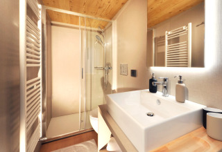 Bagno moderno con soffitto in legno e doccia in Tiny House Tirol, Nature Resort Natterer See.