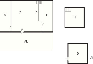 Plano de la casa de vacaciones en Höllviken, Suecia, con habitaciones etiquetadas V, O, K, B, H, D, AL y AN.