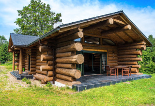 Chalet di tronchi 'Lomnice nad Popelkou LLB005' con terrazza e prato in Repubblica Ceca.