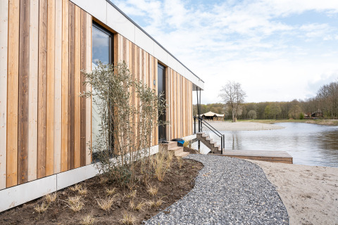 Waterfront accommodation - The Pearl - Zeewolde, Flevoland, Netherlands