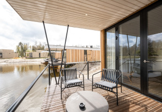 Unterkunft mit Terrasse am Wasser - De Parel - Zeewolde, Flevoland, Niederlande